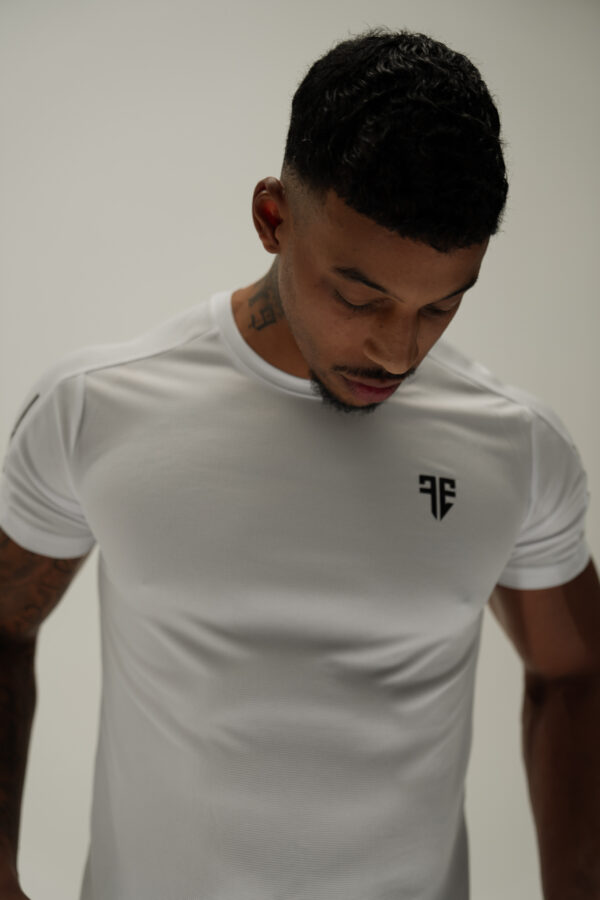 Essential Seamless T-shirt